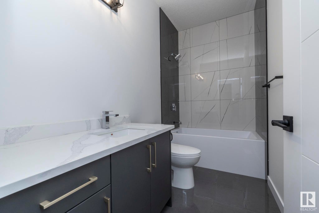 Home 3 - Image 19